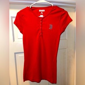 Super cute women’s Boston Red Sox tee